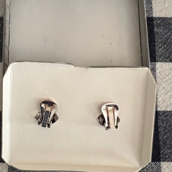 NWT Nolan Miller Rhinestone Clip-on Earrings & Brooch - Picture 6 of 6